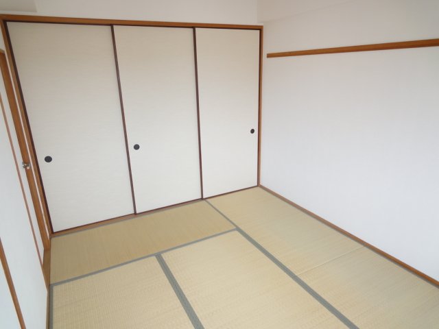 収納　同物件別号室の写真です。