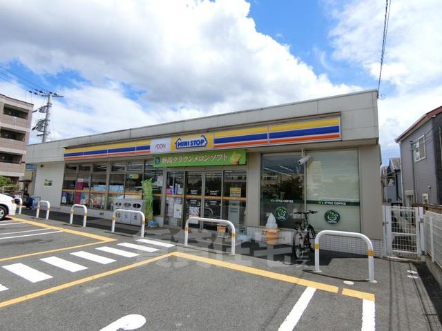 コンビニ　ミニストップ　大津大萱（コンビニ）まで61m
