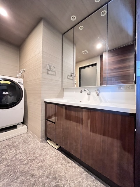 洗面設備　洗髪・洗面化粧台（家電は撤去予定）