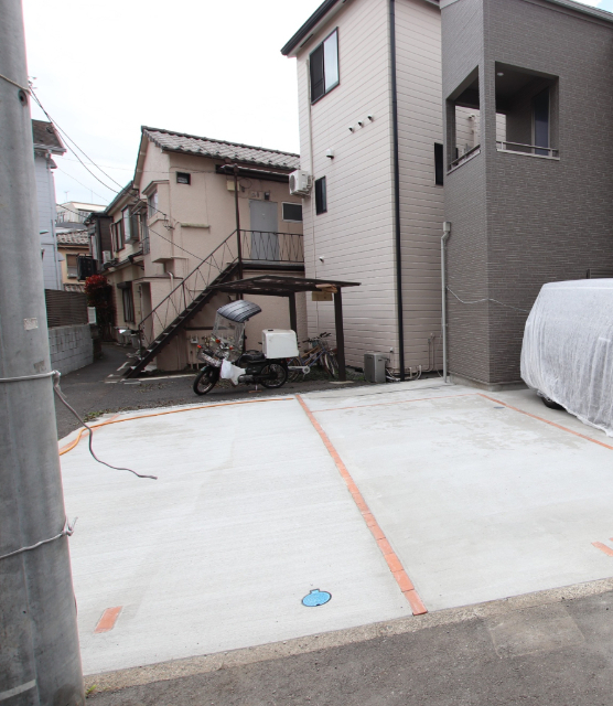 その他　駐車場（有料）