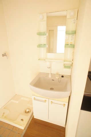 洗面設備　同タイプのお部屋になります。
