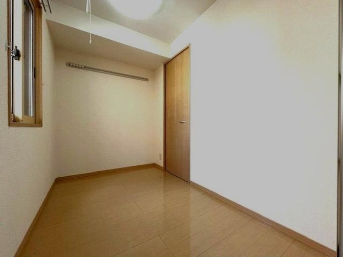 その他部屋・スペース　3帖洋室には人気のウォークインクローゼットあります