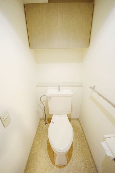 トイレ　★お部屋探しはタウンハウジング千歳烏山店へ★