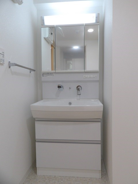 洗面設備　朝の身支度には欠かせない独立洗面化粧台