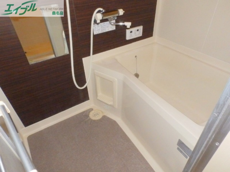 バス・シャワールーム　同物件、別部屋の写真です