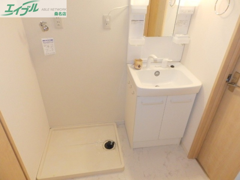 洗面設備　同物件、別部屋の写真です