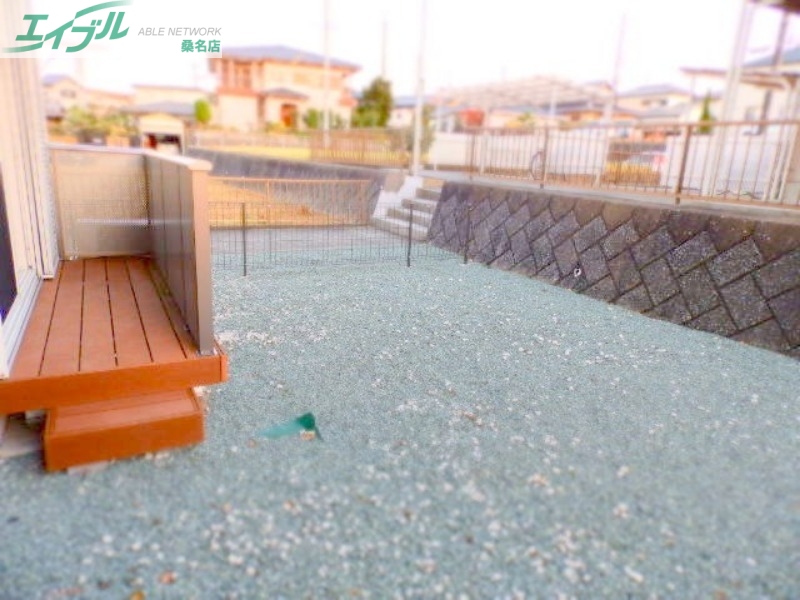 庭　同物件、別部屋の写真です