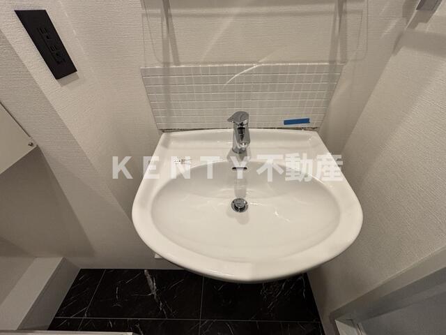 洗面設備　ゆったりとスペースのある洗面所