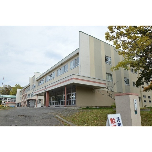 小学校　城山小学校（小学校）まで400m