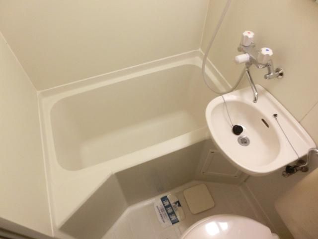 バス・シャワールーム　ホテルライクなユニットバス