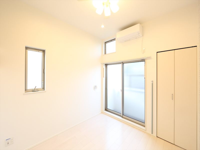 バルコニー　洋室6.1帖　上段ロフト5.7帖（収納寝室使えます）同型写真