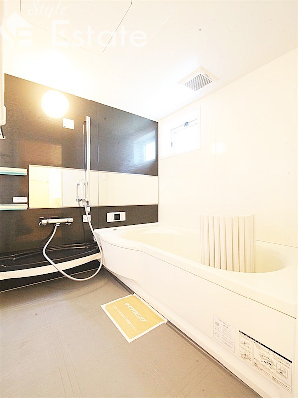 バス・シャワールーム　バスルーム