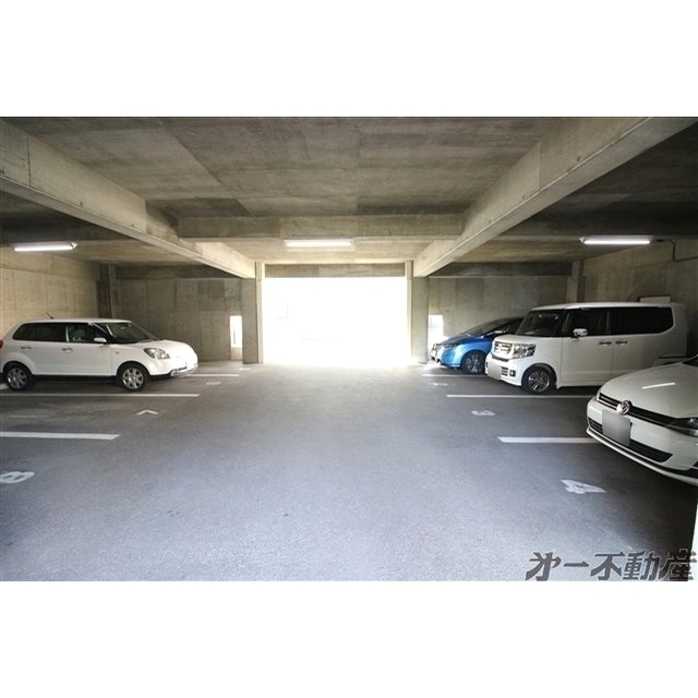 駐車場　駐車場