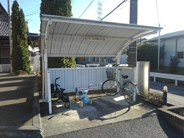 その他共有部分　屋根付き駐輪場付き♪
