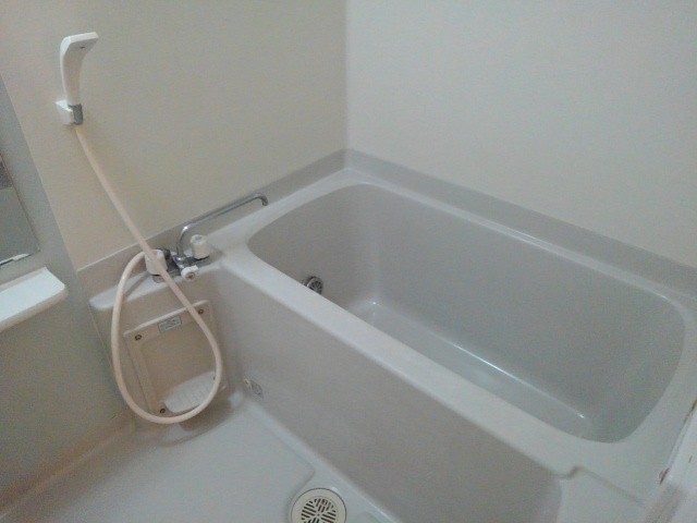 バス・シャワールーム　浴室乾燥機、追い焚き付の浴室♪