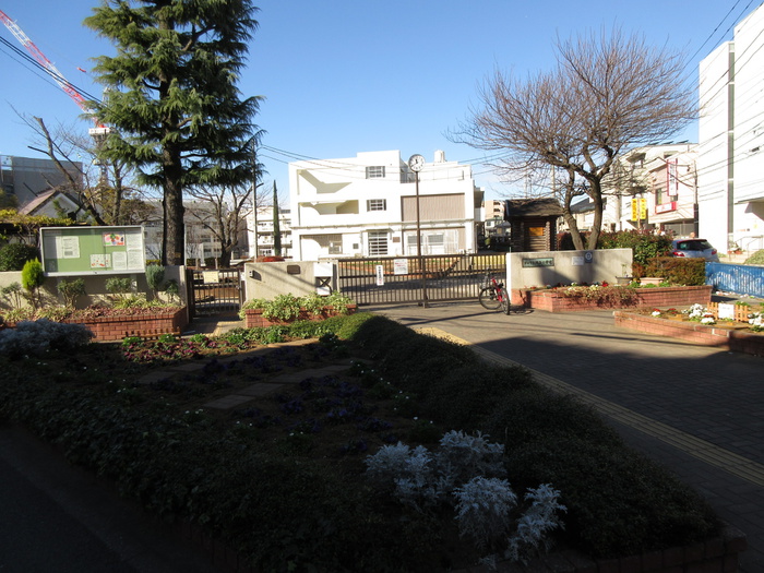 小学校　横浜市立綱島小学校（小学校）まで120m