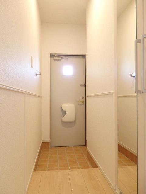 玄関　※同じ間取りの別部屋のお写真です※