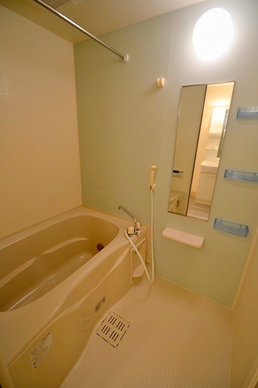 バス・シャワールーム　お問合せはシティホーム海田センター　082-821-2227