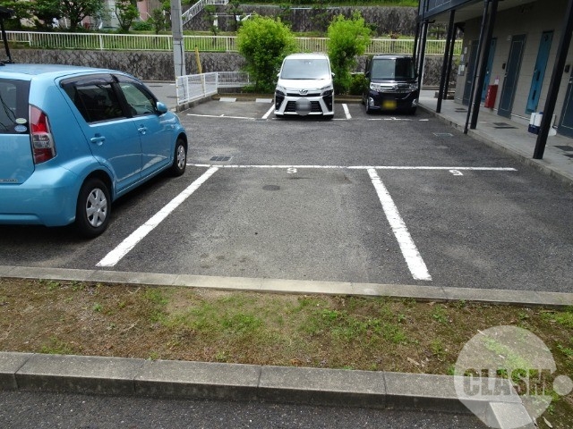 駐車場　敷地内駐車場