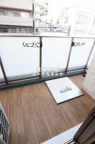 バルコニー　バルコニー付きで採光＆風通し良好！