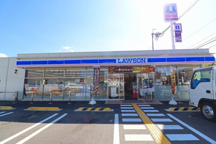 コンビニ　ローソン（コンビニ）まで2060m