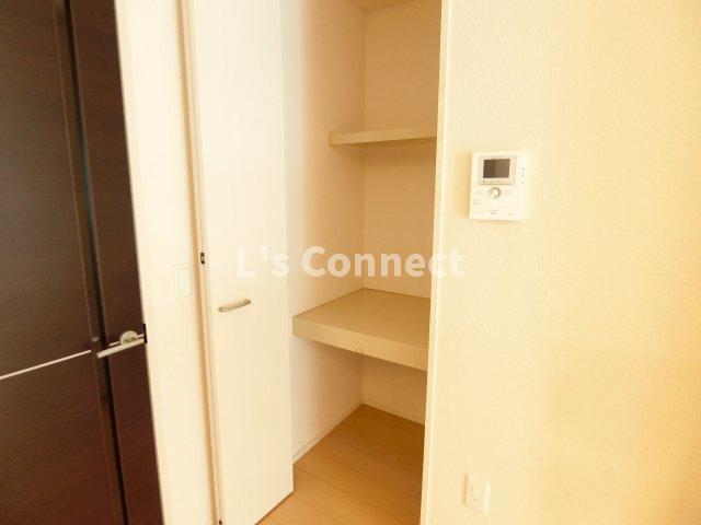 その他設備　ＬＤＫにも収納付き。