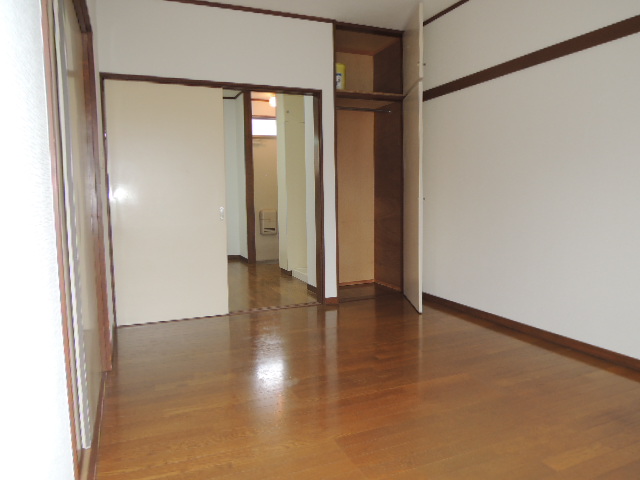 洗面設備　脱衣スペースもあります