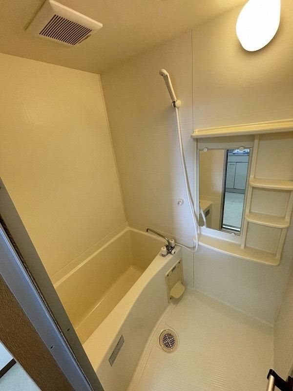 バス・シャワールーム　※同タイプ別部屋です