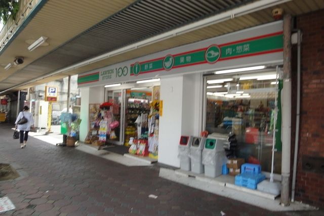 コンビニ　ローソンストア100五香駅前店（コンビニ）まで117m