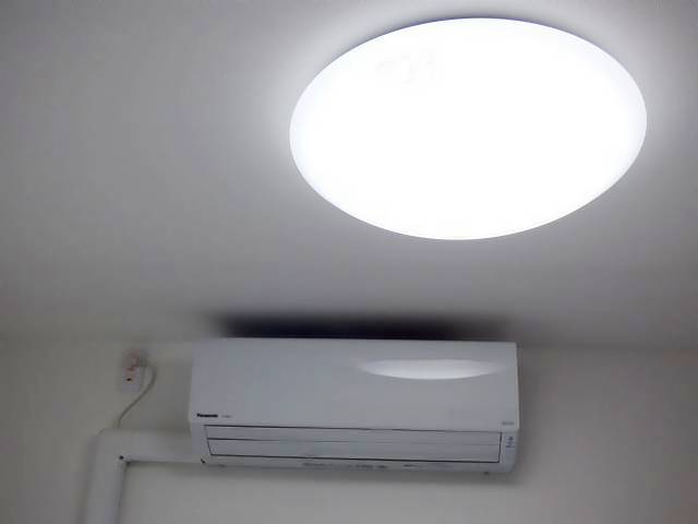 その他設備　エアコン、照明付き