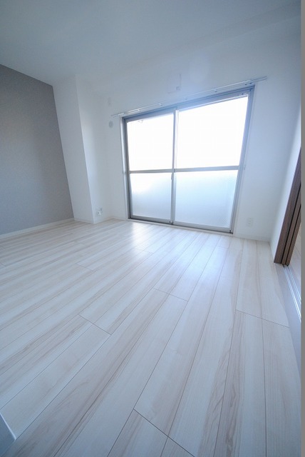 居室・リビング　写真は３０３号室