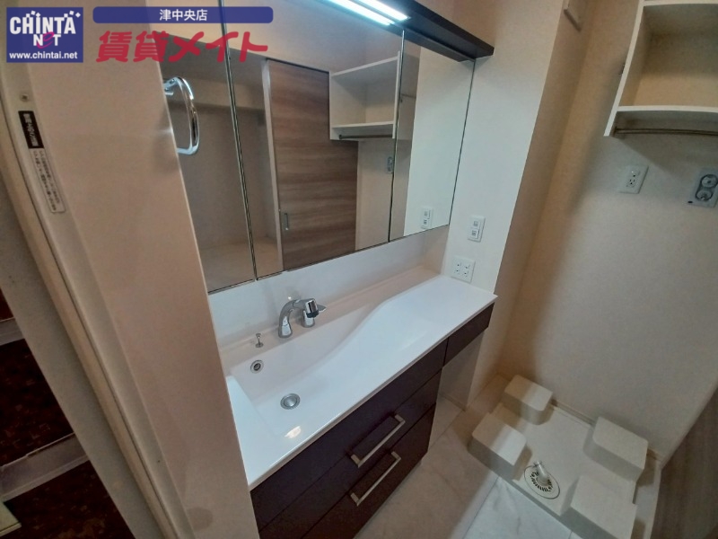 洗面設備　同物件別室写真