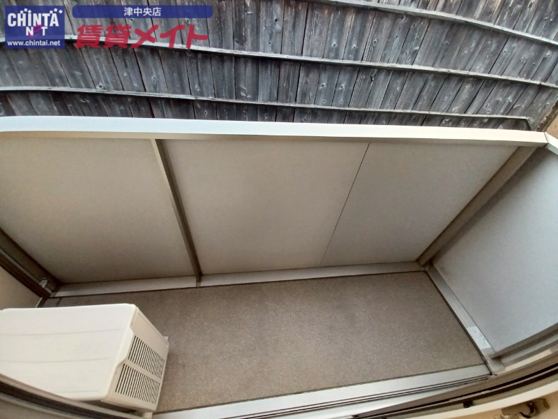 バルコニー　同物件別室写真