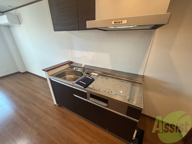 キッチン　ＩＨクッキングヒーター３口付のキッチンです。