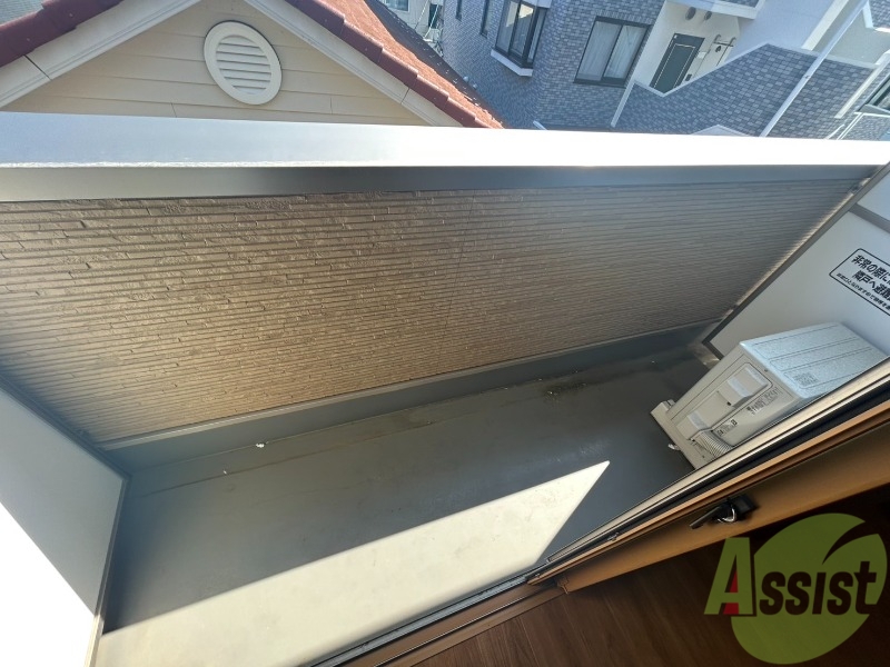 バルコニー　バルコニーがあるため洗濯物を外に干すことが出来ます。