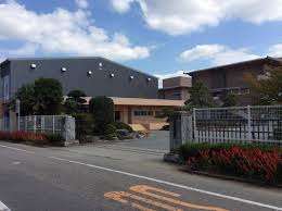 中学校　藤岡市立東中学校（中学校）まで1903m