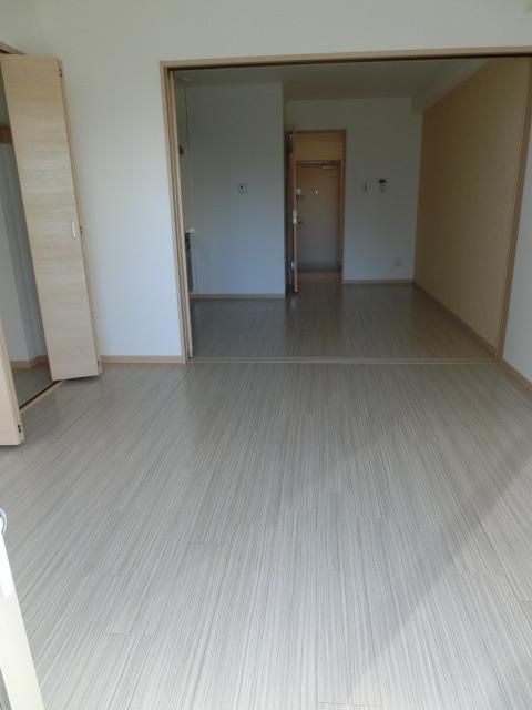 居室・リビング　明るいお部屋です