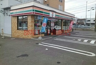 コンビニ　セブンイレブン（コンビニ）まで270m