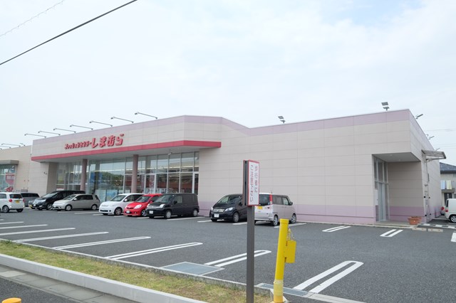 ショッピングセンター　しまむら高坂店（ショッピングセンター）まで400m