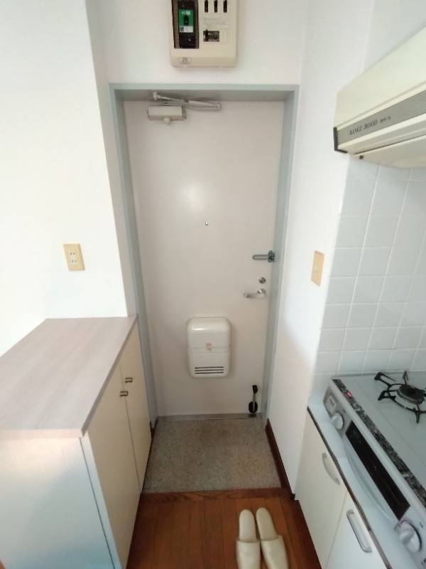 玄関　※他部屋写真使用