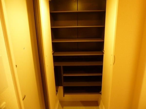 収納　シューズボックス