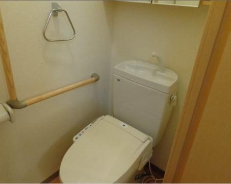トイレ　シャワー付トイレ