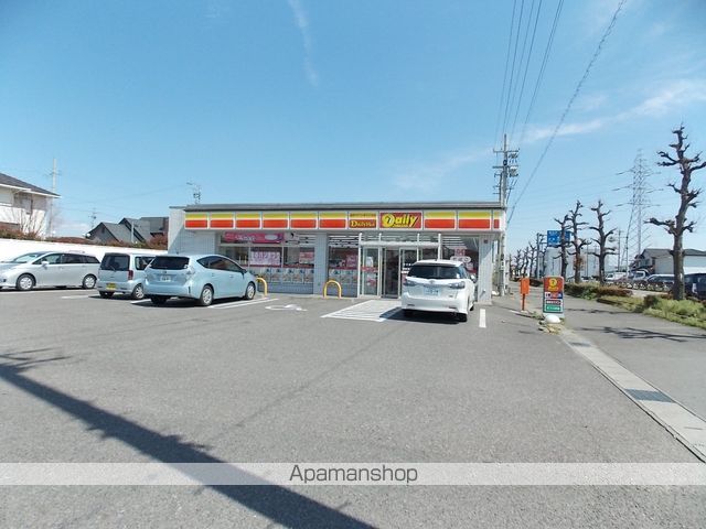 コンビニ　デイリーヤマザキ江南南山店（コンビニ）まで889m