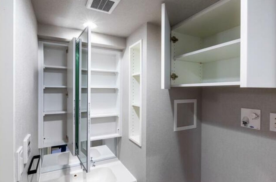 洗面設備　同物件内別部屋の参考写真になります