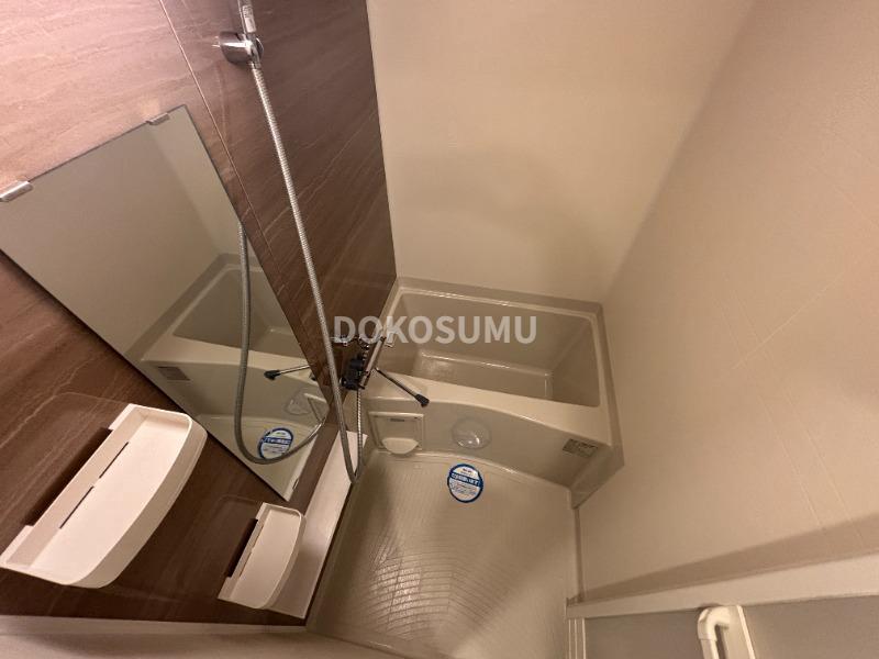 バス・シャワールーム　一日の疲れをやさしく癒やす、清潔感あふれるリラックスバス。