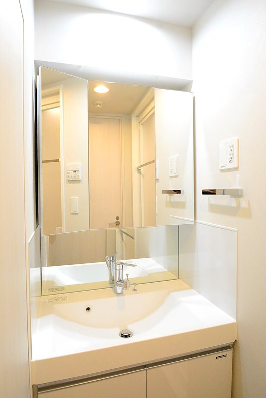 洗面設備　使いやすい洗面所です