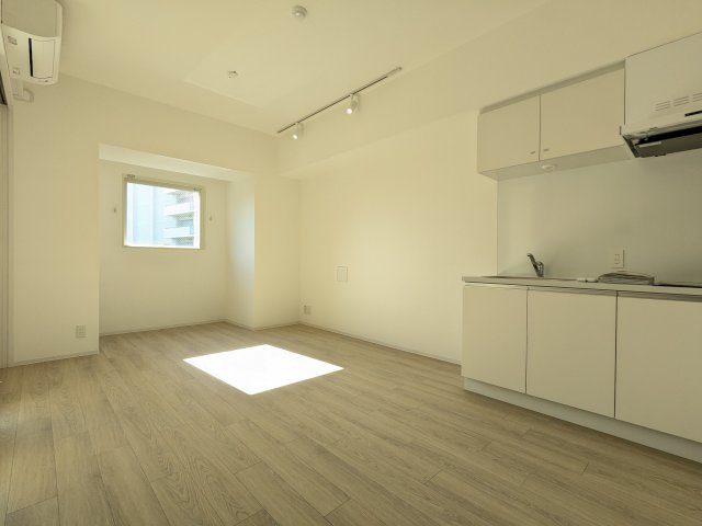 居室・リビング　こちらの居間で趣味の時間をお楽しみください