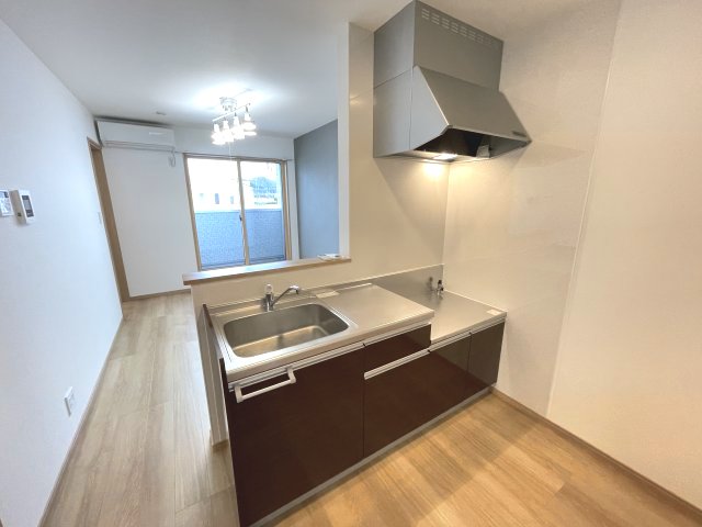 キッチン　コンパクトなキッチンで掃除もラクラク