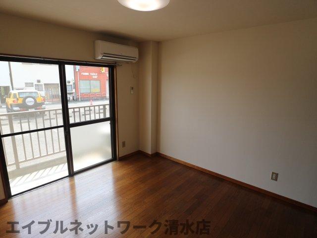 居室・リビング　同物件同タイプ