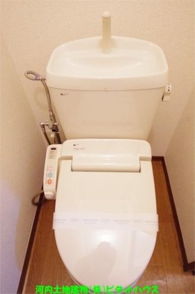 トイレ　類似室内